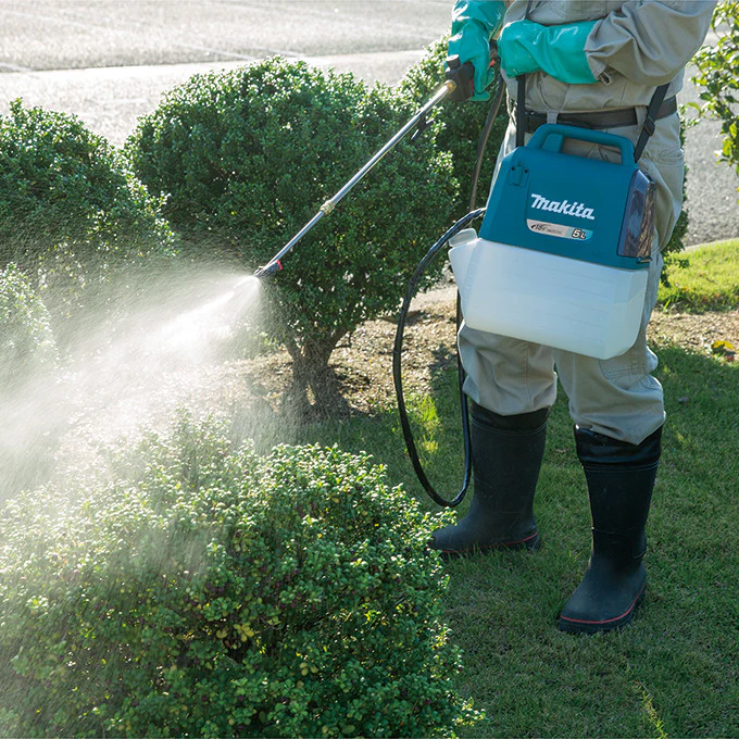 1.3 GAL SPRAYER MAKITA WITH BATTERY AND - Image 4