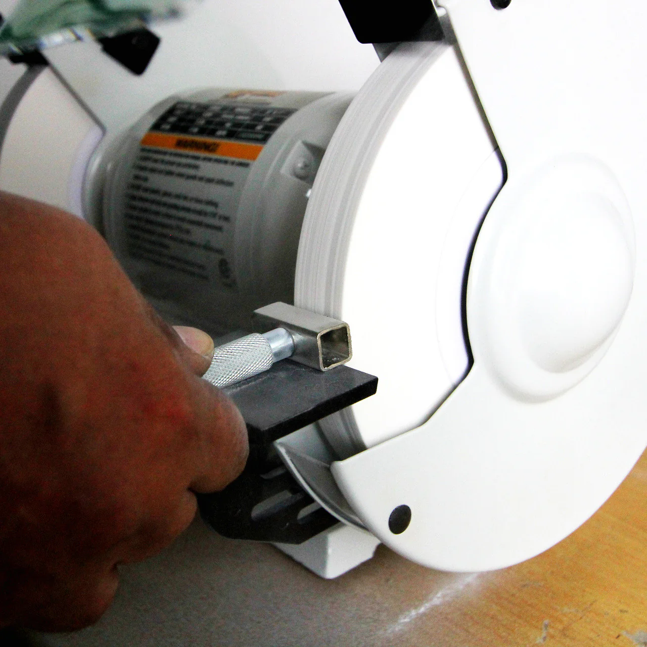 8" SLOW SPEED GRINDER 1/2HP - Image 3