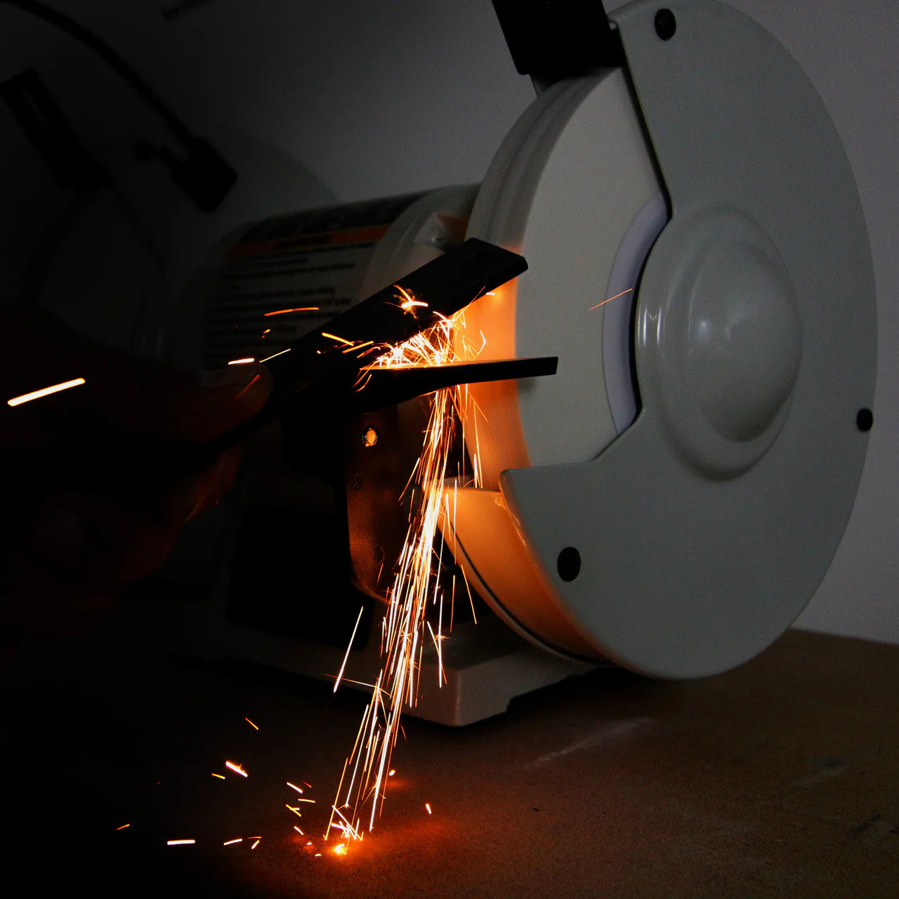 8" SLOW SPEED GRINDER 1/2HP - Image 4