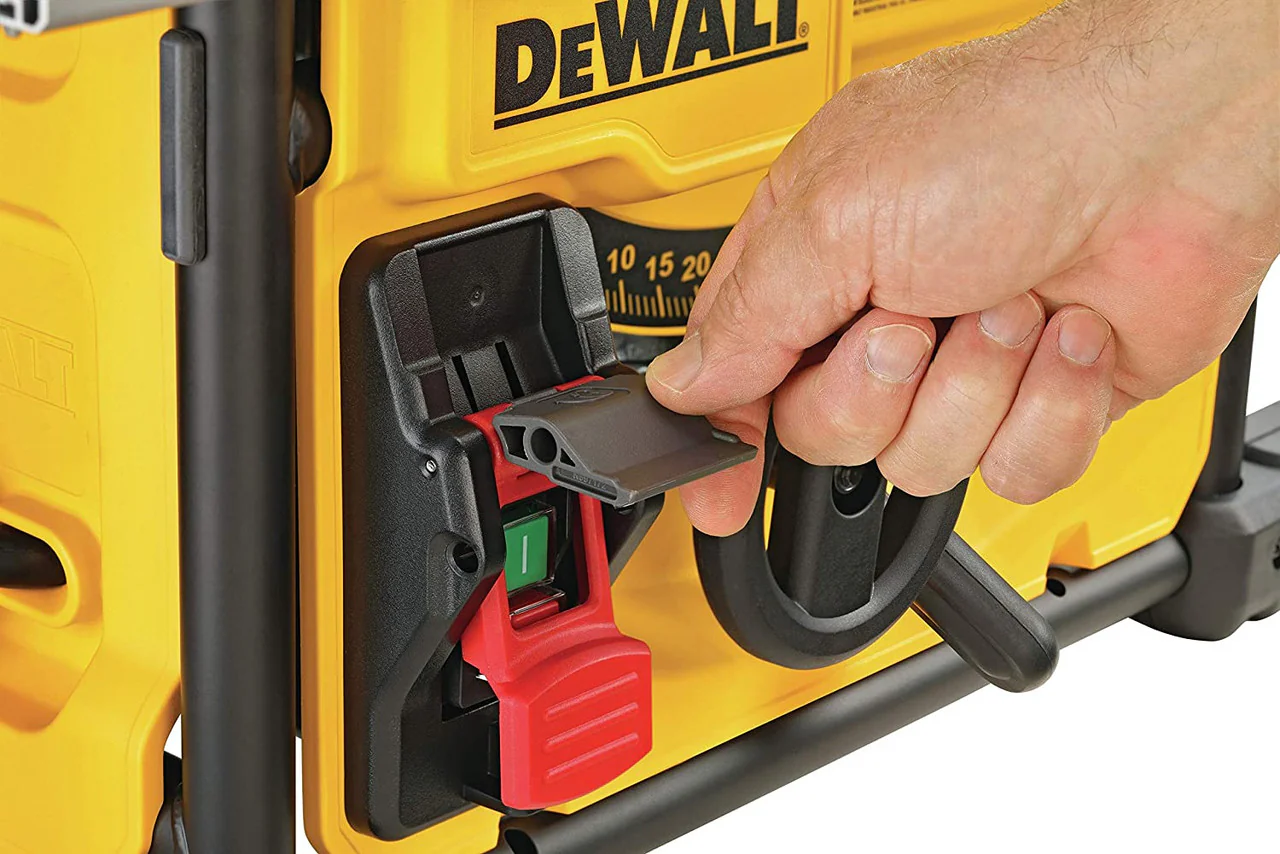 DEWALT 8.25" COMPACT TABLE SAW - Image 3