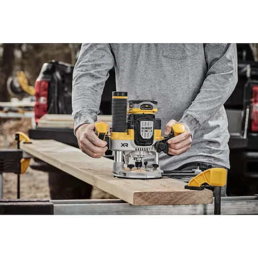 DEWALT PLUNGE ROUTER 2 1/4 HP TOOL ONLY - Image 7