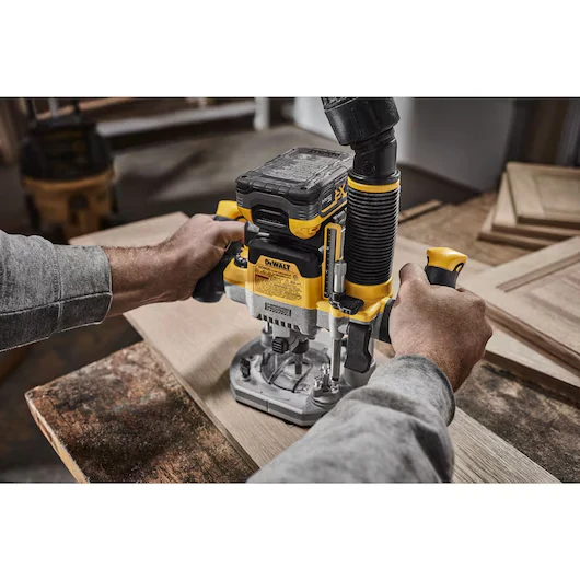 DEWALT PLUNGE ROUTER 2 1/4 HP TOOL ONLY - Image 9
