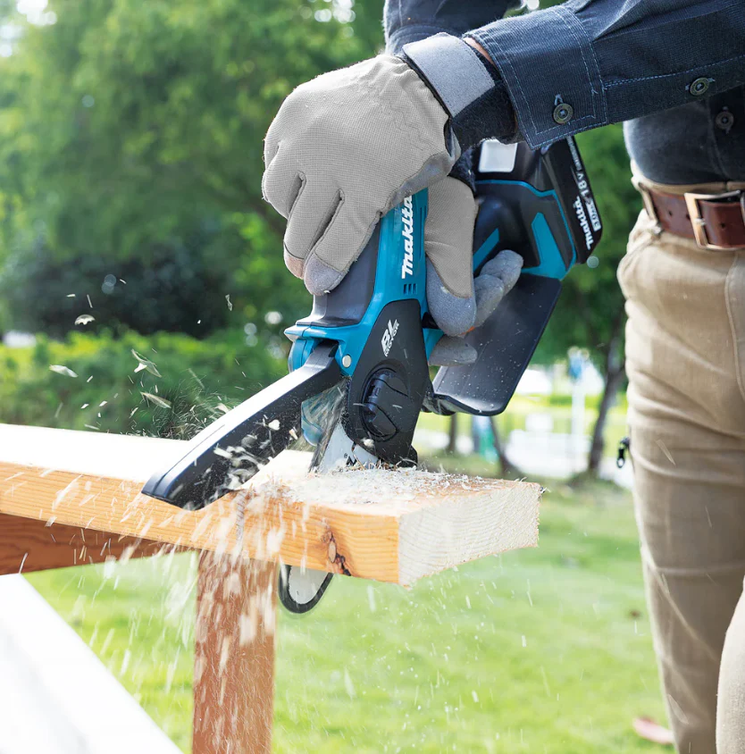 MAKITA 18V PRUNING SAW WITH BL1830 1PC & - Image 3